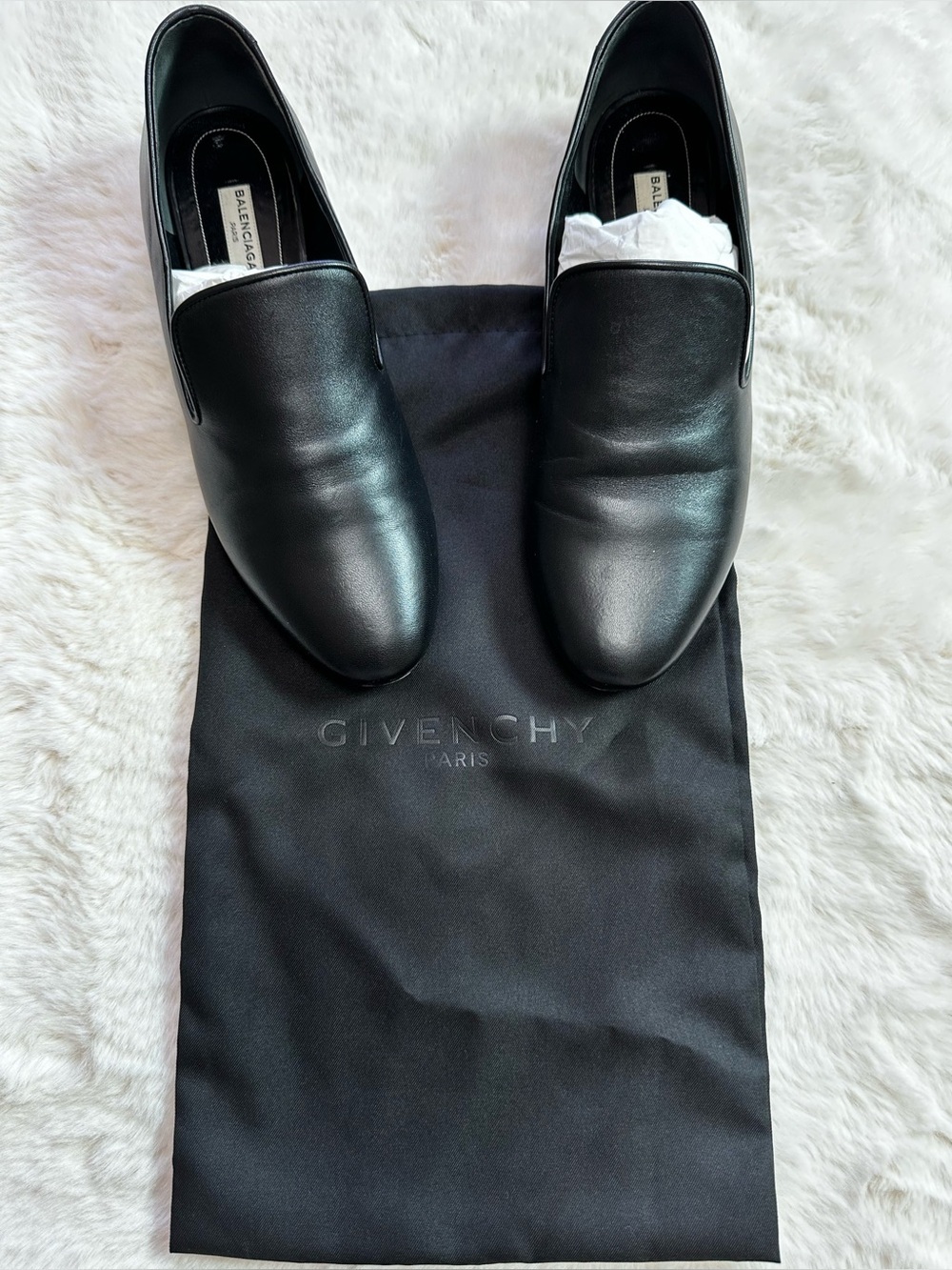 Balenciaga women’s Elegant Black loafers